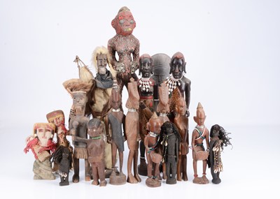 Lot 316 - A quantity of tribal dolls