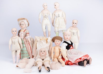 Lot 327 - A selection of reproduction dolls