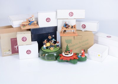 Lot 396 - A large selection of wooden ornaments