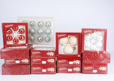 Lot 398 - A very large selection of Christmas baubles