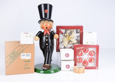 Lot 399 - Various Christmas decorations