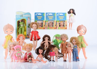 Lot 445 - A selection of smaller dolls