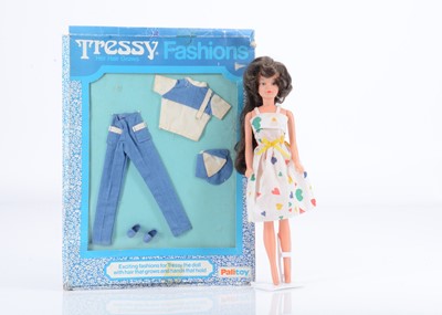 Lot 447 - A Palitoy Tressy doll