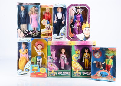 Lot 453 - Nine collectors dolls from television and film