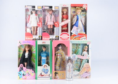 Lot 455 - Nine Japanese collectors dolls