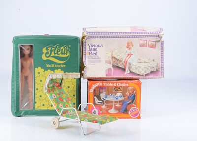 Lot 466 - A Fleur doll  (Holland)and green doll case