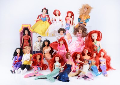Lot 468 - Disney character dolls