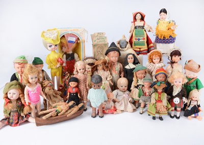 Lot 486 - A large quantity of national costume and souvenir dolls