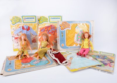 Lot 494 - Six Dollikin Action doll fashion outfits