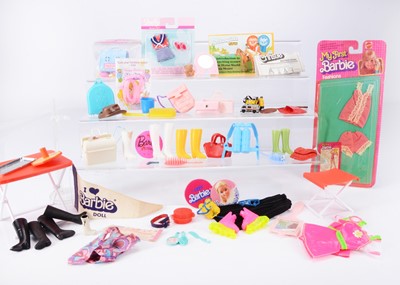 Lot 517 - Barbie accessories