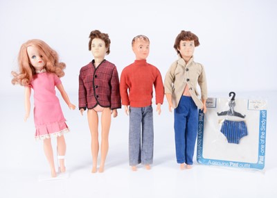 Lot 549 - Three Pedigree Paul dolls
