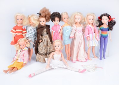 Lot 588 - Ten Pedigree Sindy dolls, 1980s