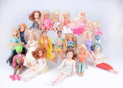 Lot 597 - A quantity of modern Sindy and friend dolls