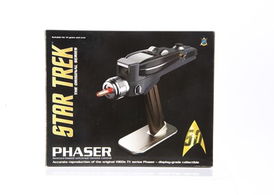 Lot 537 - A Wand Company Star Trek Original Series Phaser