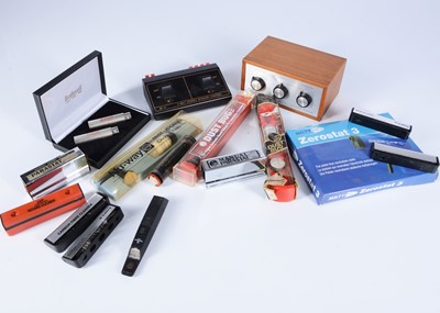 Lot 539 - Cassette and Record player accessories / Plugs