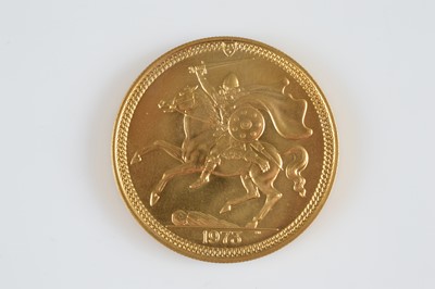 Lot 23 - A 1970s Isle of Man £5 style gold coin