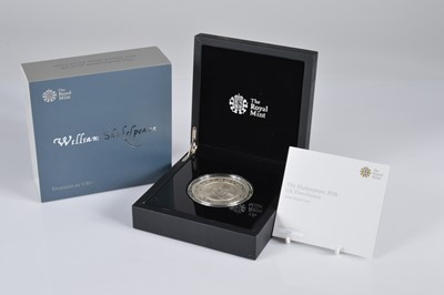 Lot 37 - A modern Royal Mint Shakespeare UK Five-Ounce Silver Proof £10 Coin