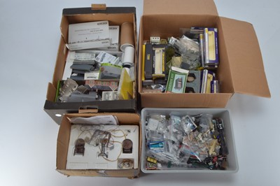 Lot 6 - Faller Brawa Metcalfe and other N gauge Buildings structures and accessories (qty in 2 boxes)