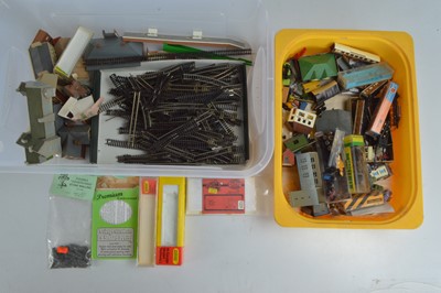 Lot 9 - N gauge Track Buildings and rolling stock parts (qty in 1 box)