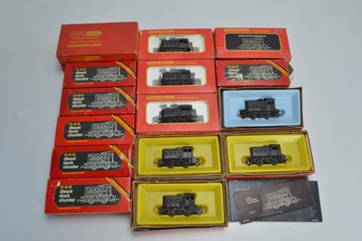 Lot 29 - Tri-ang Dock Authority Diesel shunters  in original boxes (16)