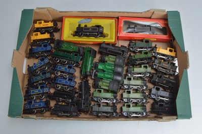Lot 38 - Tri-ang and Hornby Dublo Steam Tank Locomotives 00 gauge (35)