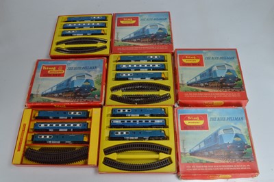 Lot 44 - Tri-ang 00 gauge Blue Pullman sets in original boxes (4)