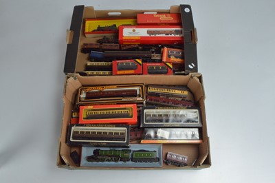 Lot 45 - Tri-ang Hornby and other  00 gauge Locomotives and coaches (40)