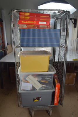 Lot 47 - Hornby and other 00 gauge Sets Buildings Structures and other Accessories (qty in 10 boxes)
