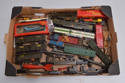 Lot 58 - Tri-ang Battle Space and Military Rolling Stock 00 gauge (22)
