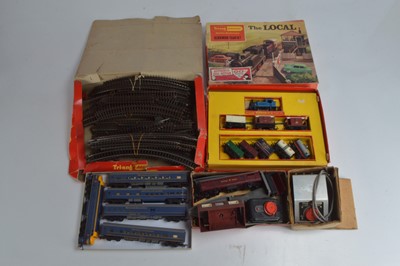 Lot 63 - Tri-ang 00 gauge Locomotives rolling stock track and accessories (qty in 1 box)
