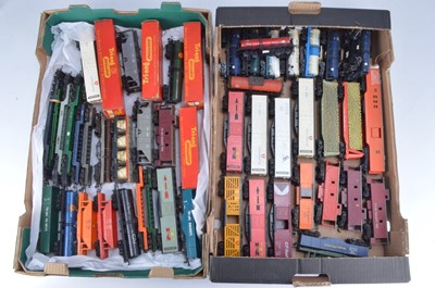 Lot 65 - Tri-ang 00 gauge Transcontinental and bogie freight rolling stock  (47)