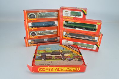 Lot 82 - Hornby Diesel Locomotives 00 gauge with freight wagon set all in original boxes (9)