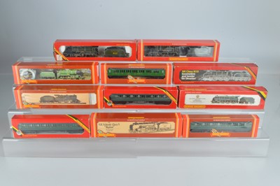 Lot 88 - Hornby Steam Locomotives and coaches  00 gauge in SR liveries   in original boxes (11)