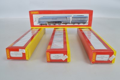 Lot 113 - Hornby Coronation  Scot Locomotive and coaches 00 gauge (4)