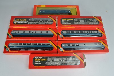 Lot 117 - Hornby Diesel Locomotives and coaches in original boxes 00 gauge  (8)