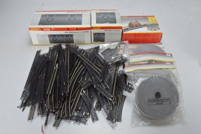Lot 127 - Hornby 00 gauge Track and accessories (qty in 1 box)