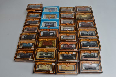 Lot 152 - Mainline Airfix freight wagons in original boxes 00 gauge (30)