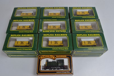 Lot 155 - Mainline Replica Diesel Locomotive and Collectors freight wagons (20)