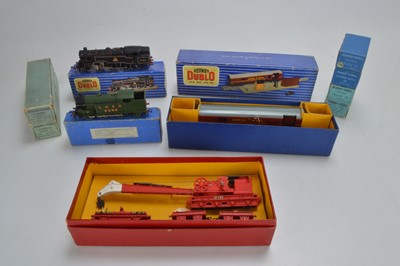 Lot 170 - Hornby-Dublo 00 Gauge 3-Rail boxed Locomotives Passenger Coaches with pre-war couplings and post-war Goods Rolling Stock including Power Hand Tank wagon and Breakdown Crane Set (10)