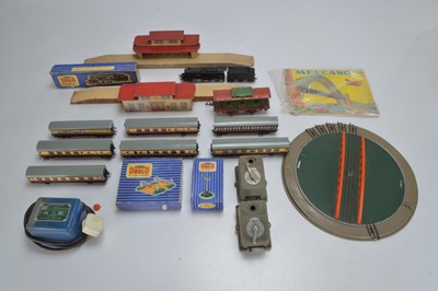 Lot 176 - Pair of Hornby-Dublo 00 Gauge 3-Rail pre-war unboxed Main Line Stations and Post war boxed Class 8FLocomotive and  unboxed Passenger Rolling Stock (qty)