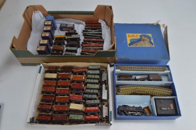 Lot 179 - Hornby-Dublo 00 Gauge 3-Rail Goods Train Set and quantity of 3-Rail Goods Wagons (set + 70 wagons)