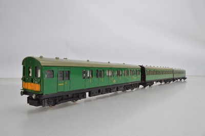 Lot 186 - Hornby-Dublo 00 Gauge 2-Rail unboxed 2050 BR SR green EMU 3- Car Unit (3)