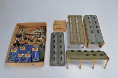 Lot 195 - Hornby-Dublo 00 Gauge 2-Rail unboxed plastic Engine Shed three Extensions various Signals by Hornby Tri-ang and Crescent and platform and Lineside Furniture and Figures including Master Models (qty)