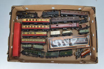 Lot 204 - Hornby-Dublo 00 Gauge unboxed 3-Rail Locomotives and Passenger and Goods Rolling Stock (22)