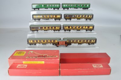 Lot 211 - Hornby-Dublo 00 Gauge 2-Rail boxed and unboxed Pullman and BR SR green Corridor Coaches Breakdown Crane and Brake Van and Island Platform Box (11)