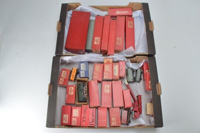 Lot 215 - Hornby-Dublo 00 Gauge 2-Rail unboxed Diesel Shunter and boxed and unboxed BR WR Super detailed Coaches Breakdown Crane various Super detailed wagons including late issue 'Stove' and Hopper car (34)