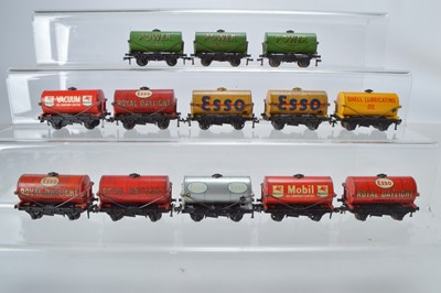 Lot 219 - Hornby-Dublo 00 Gauge unboxed 3-Rail Tanks wagons including two Buff Esso of which one Pre-war (13)