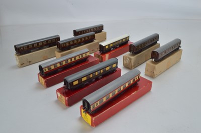 Lot 234 - Trix OO Gauge boxed Pullman LMS and BR Coaches with lighting (9)