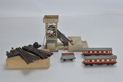 Lot 237 - Trix OO Gauge Coal Tower Elevator Hopper Coaches and Points