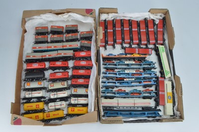 Lot 273 - Hornby Lima modern image Freight wagons  00 gauge(48)